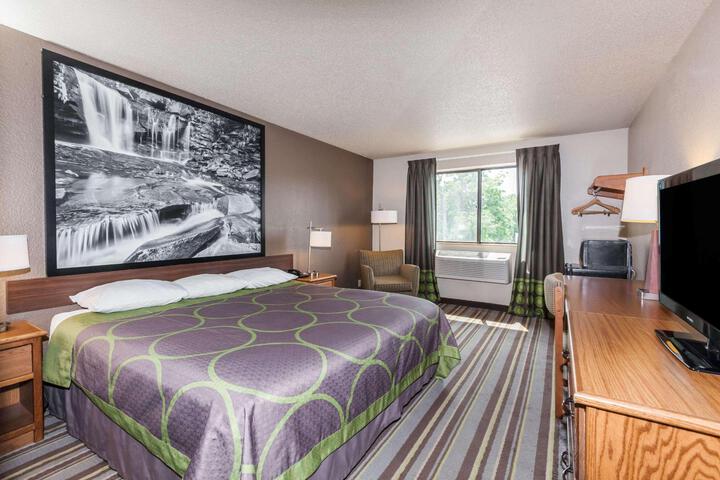 1 King Bed (1 of 5)