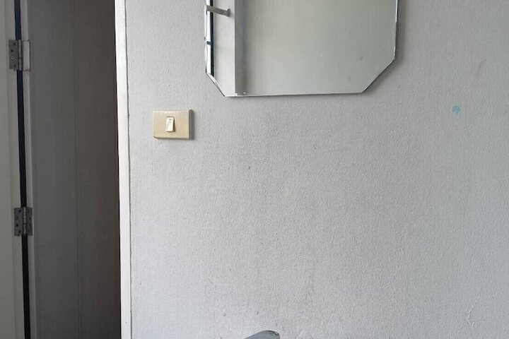 Room 149 of 195