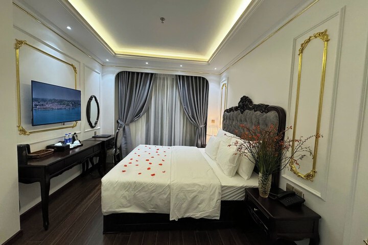 Room 28 of 165