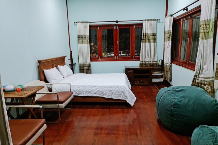 Room 6 of 13