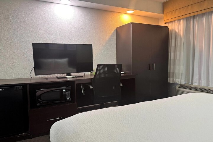 Room 43 of 95