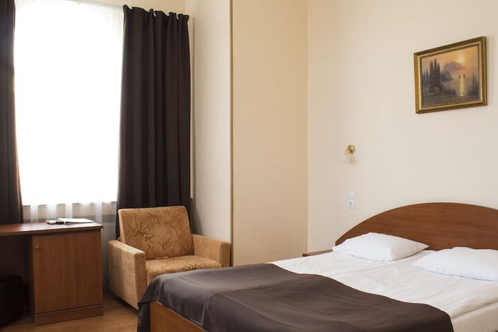 Room 4 of 87