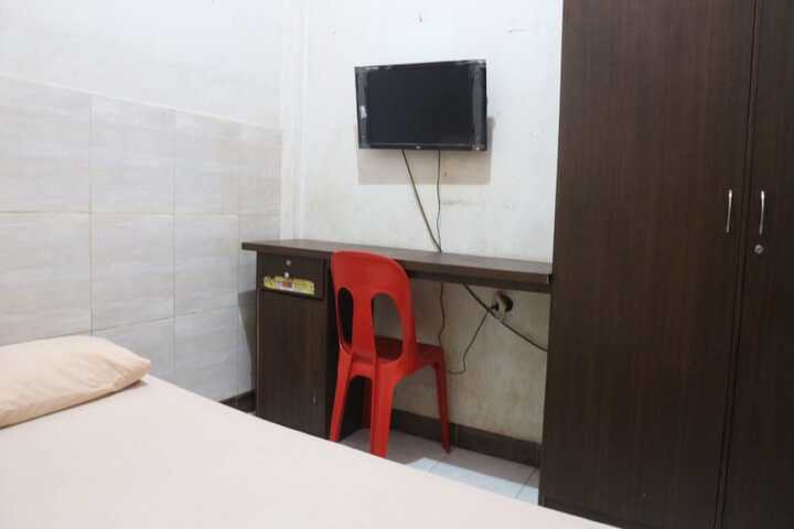Room 3 of 10