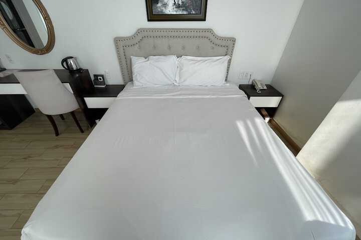 Room 3 of 8