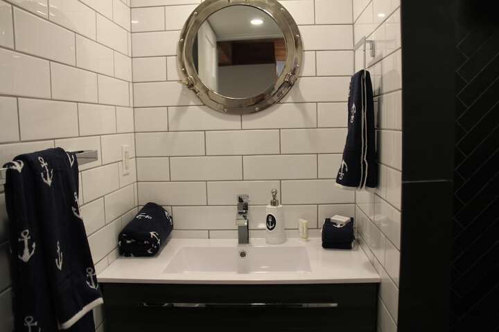 Room 17 of 48
