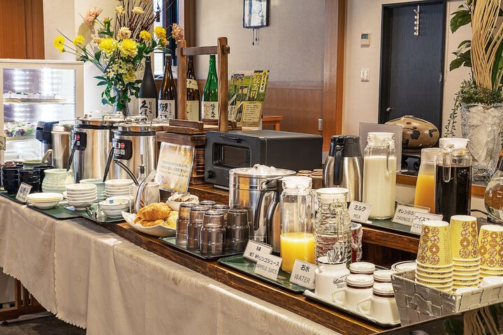 Breakfast/Coffee Service 22 of 32
