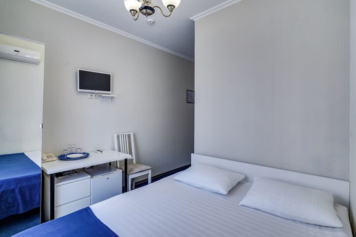 Room 6 of 35