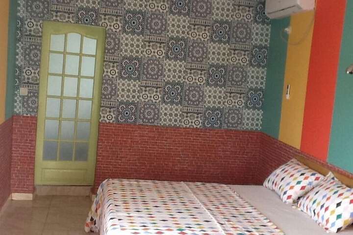 Room 8 of 25