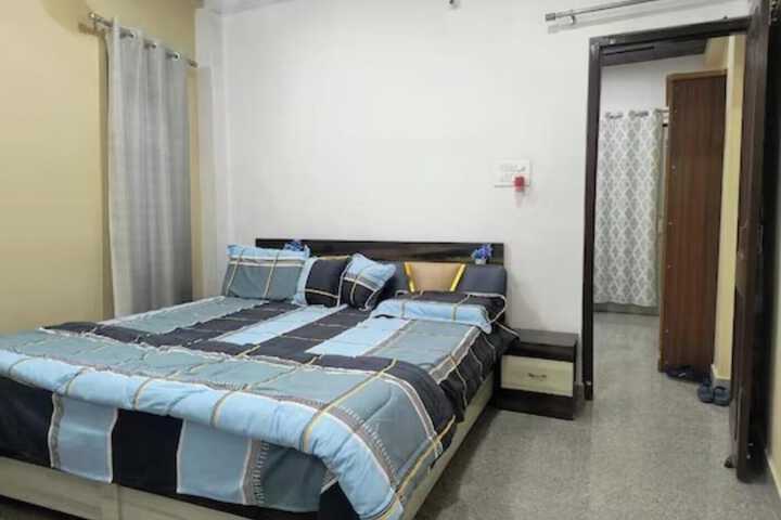 Room 2 of 11