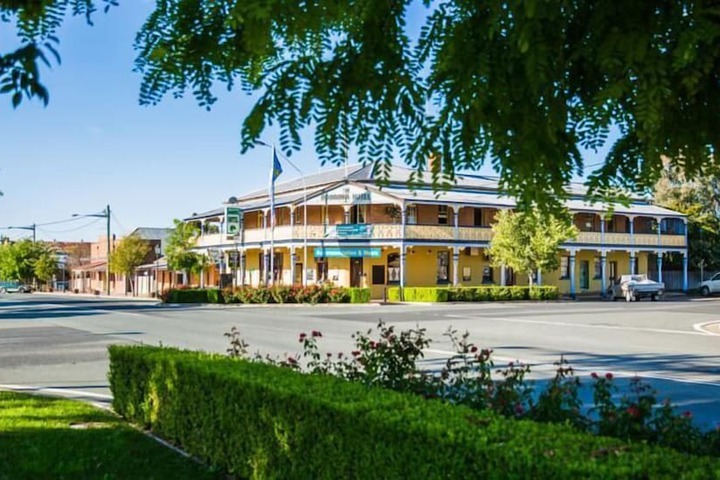 Boorowa Hotel