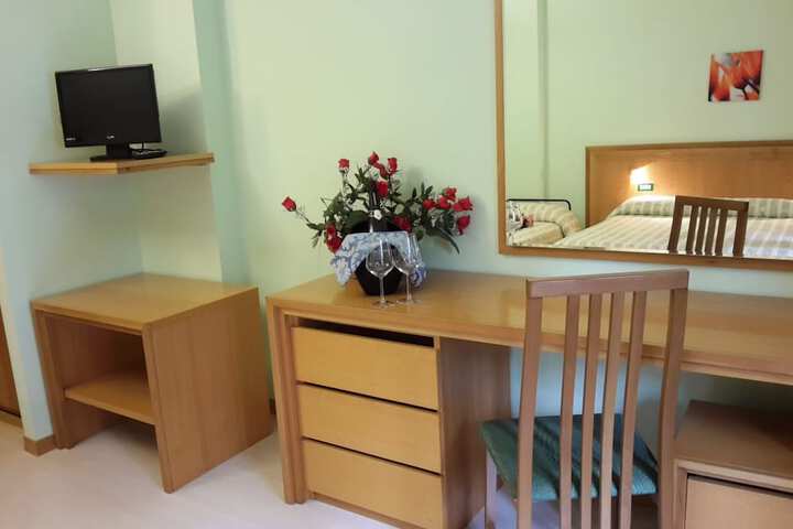 Room 17 of 61