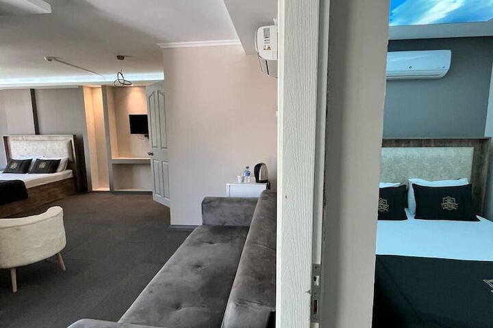 Room 7 of 14