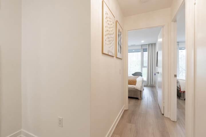 Ballroom/Hall 42 of 44