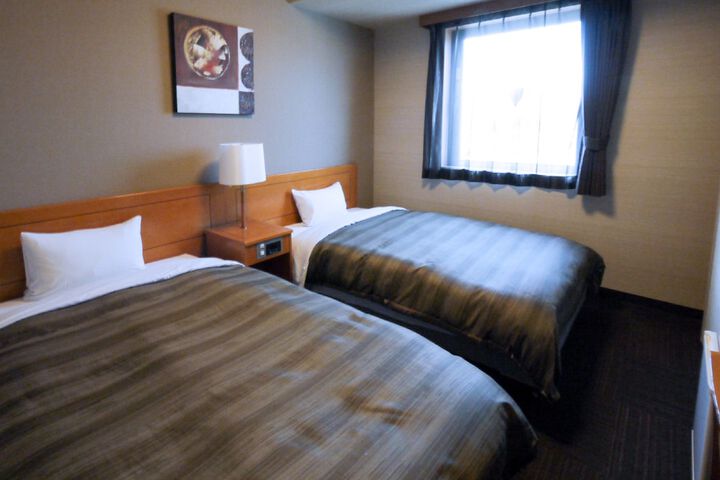 Room 4 of 22