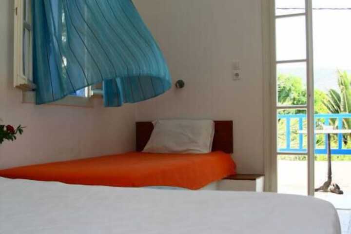 Room 4 of 27