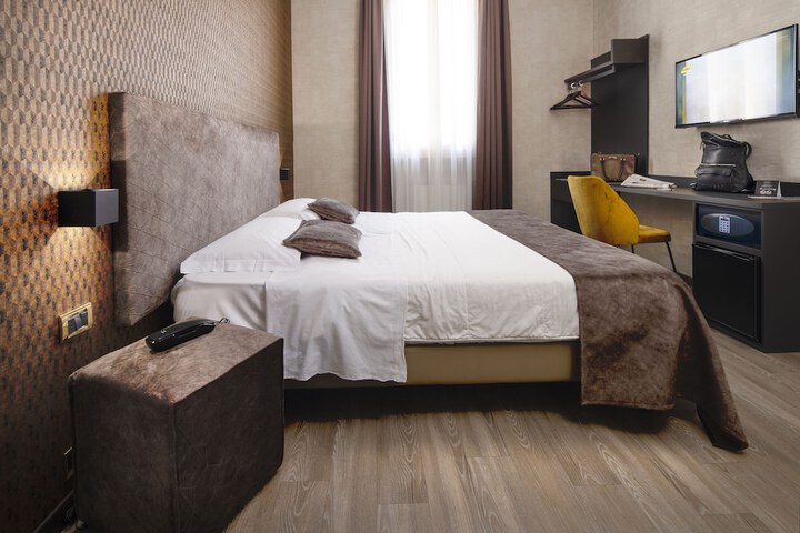 Room 13 of 52