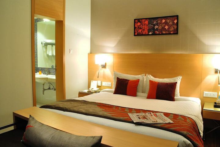 Room 13 of 35