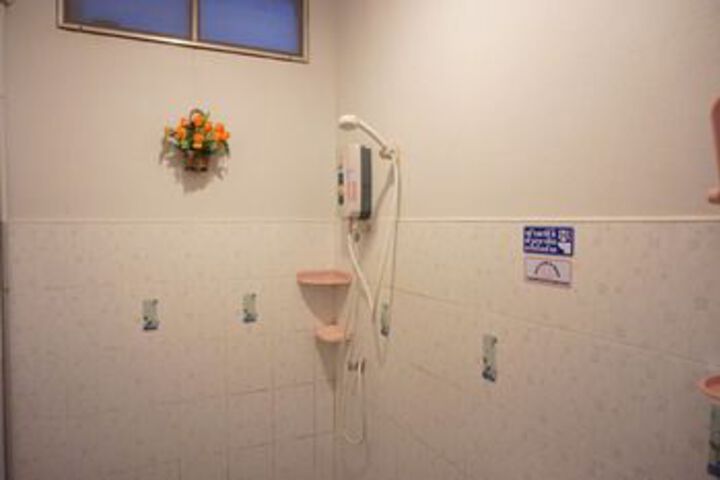 Room 8 of 42