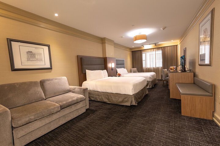 Superior Queen Bed (7 of 8)