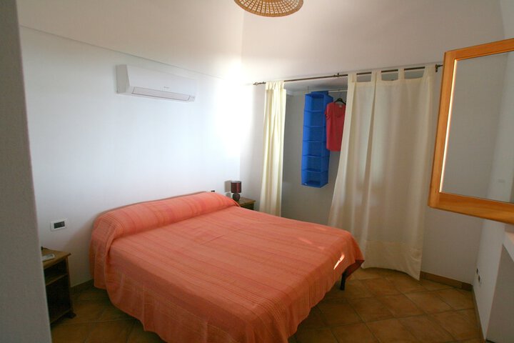 Room 6 of 126