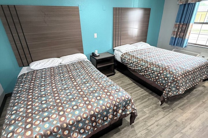 Room 8 of 22