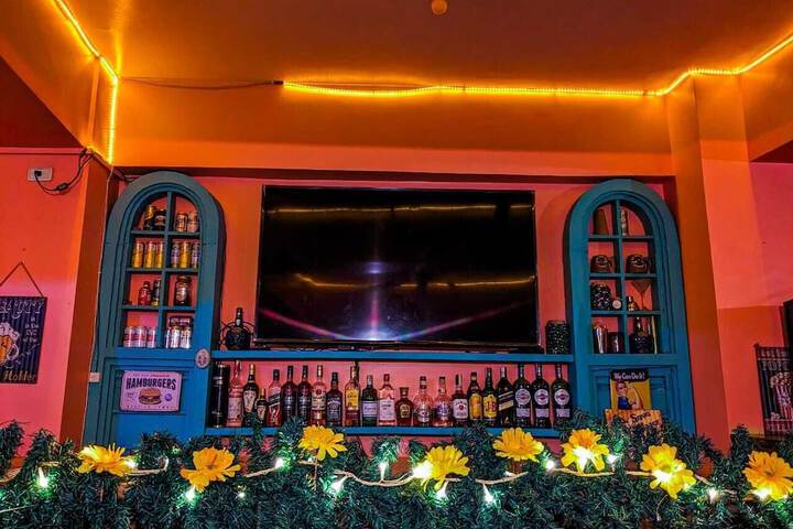 Lounge 66 of 85