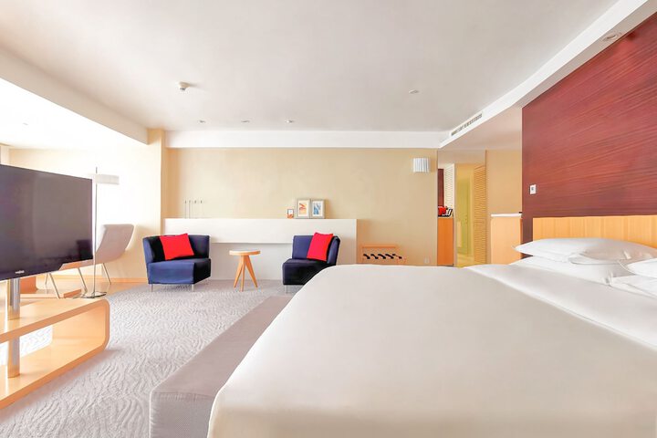 Room 28 of 125
