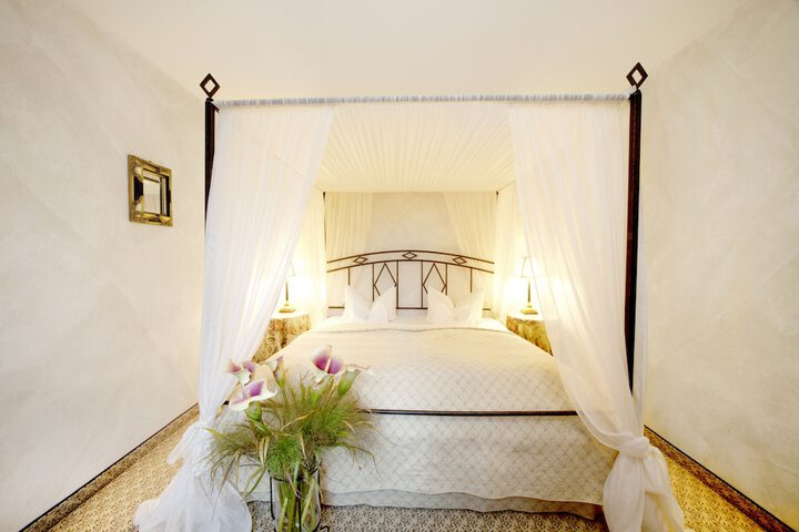 Room 4 of 52