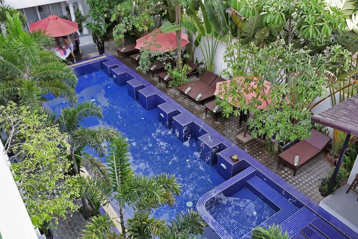 Pool 20 of 34