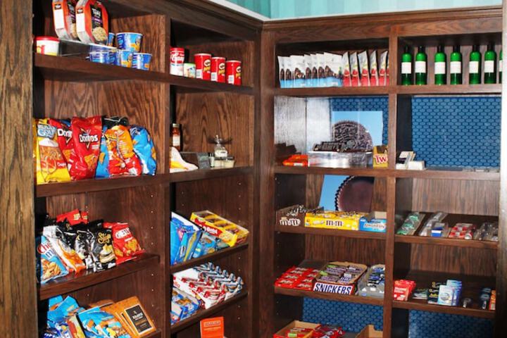 Snack bar