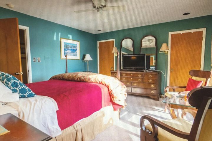 Room 28 of 92