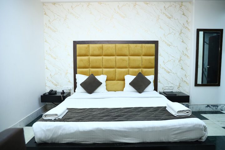 Room 3 of 14