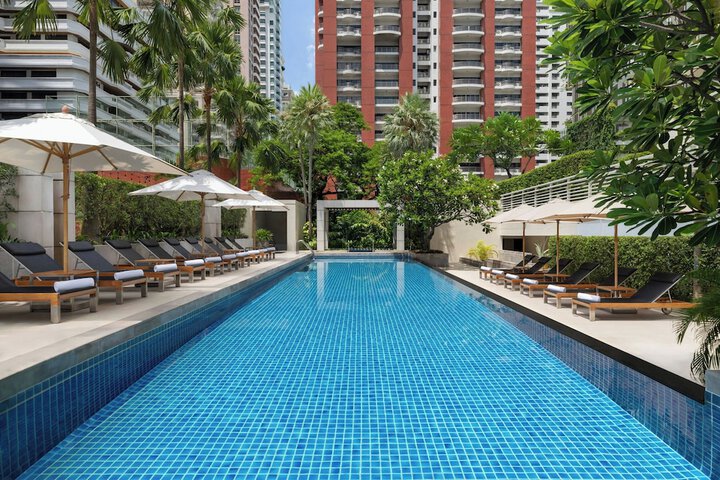 Hotel with Pool