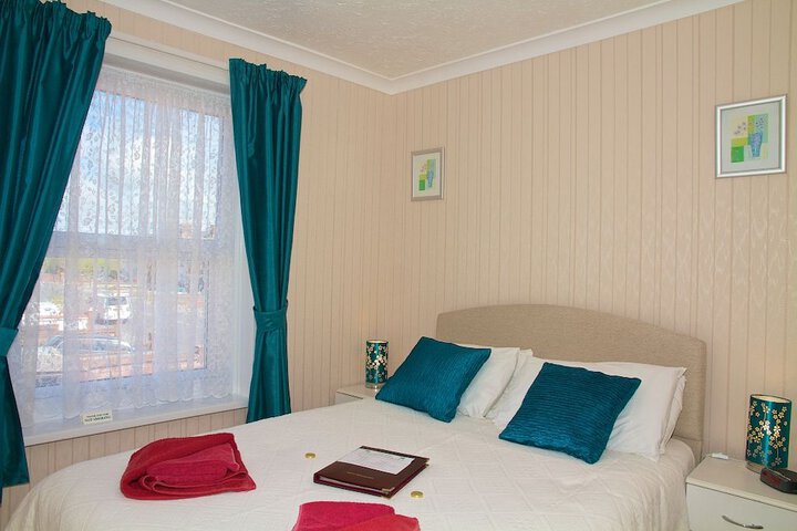 Room 4 of 48
