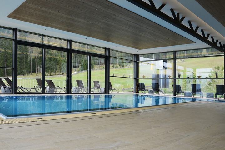 Pool 15 of 40