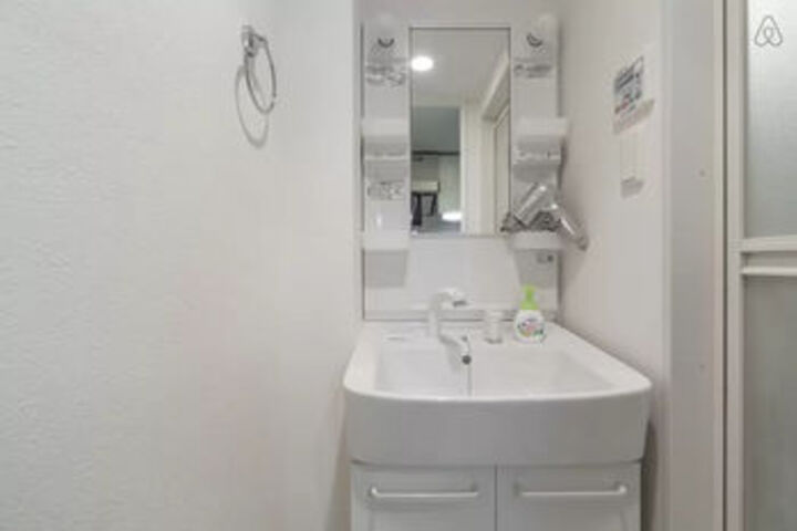 Room 26 of 182