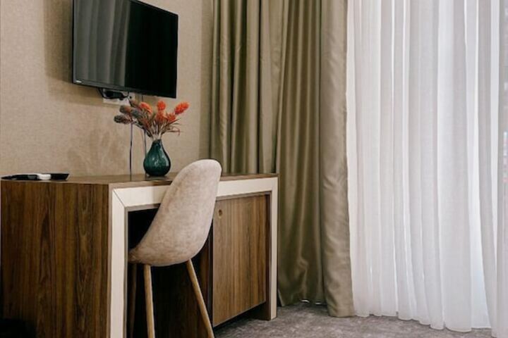 Room 12 of 36