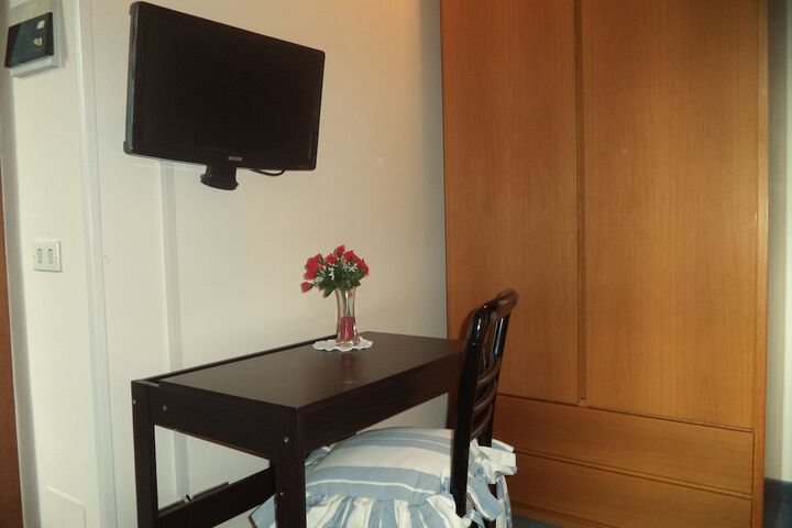 Room 12 of 43
