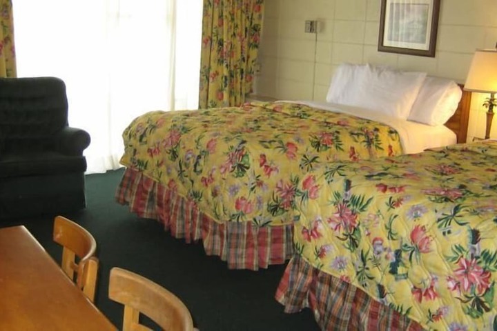Room 2 of 16