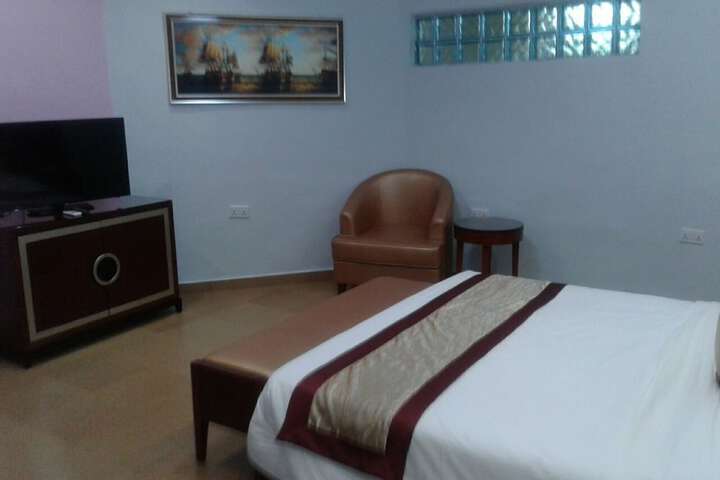 Room 10 of 41