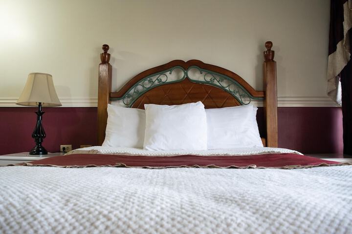 Room 16 of 33