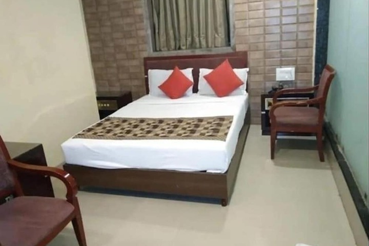 Room 2 of 6
