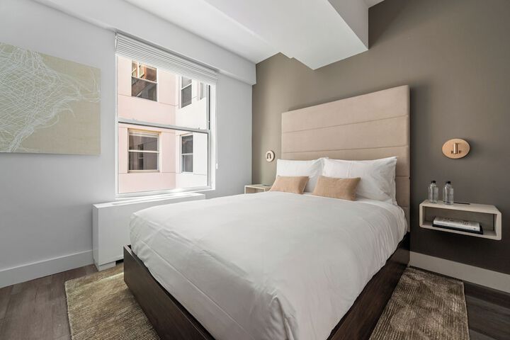 Room 120 of 626