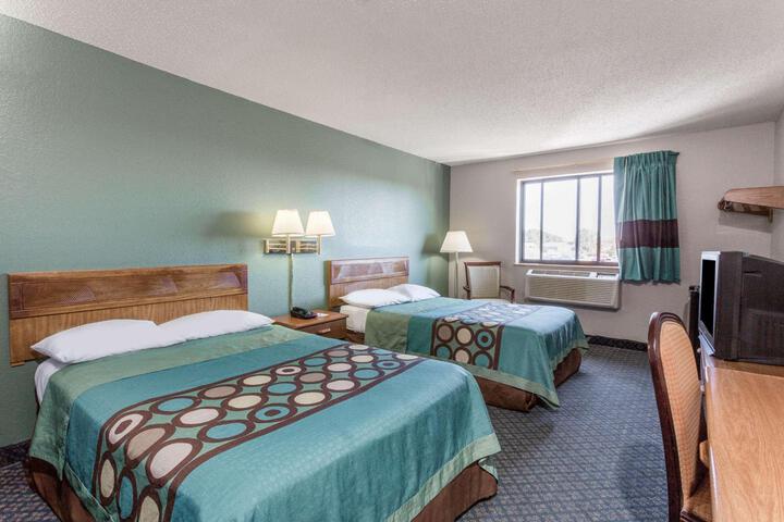 2 Double Beds (5 of 11)