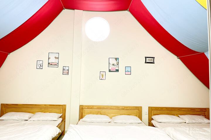 Room 10 of 31