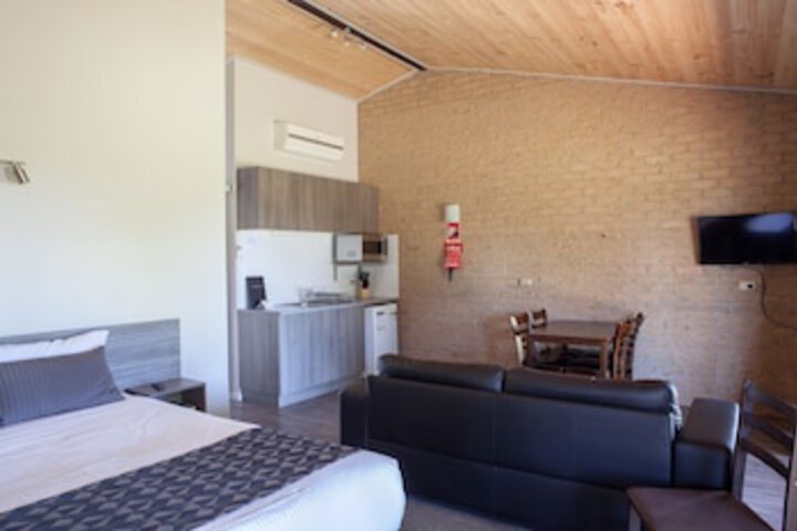 Room 49 of 174