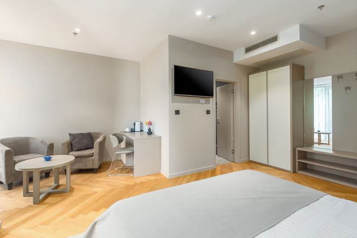 Room 30 of 59