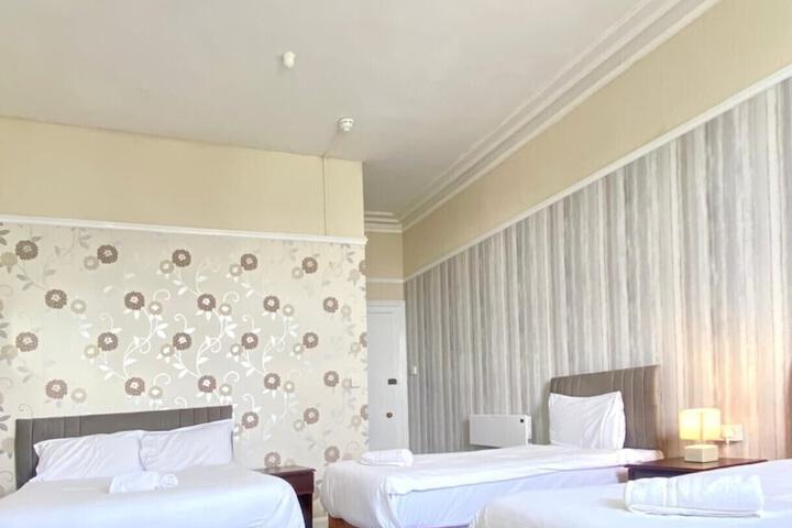Room 43 of 99