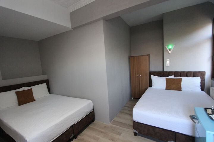 Room 28 of 91