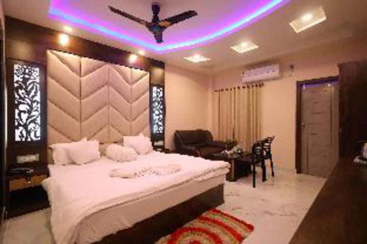 Room 7 of 25